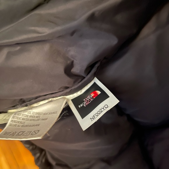 The North Face Women’s Puffer Jacket - Picture 6 of 6
